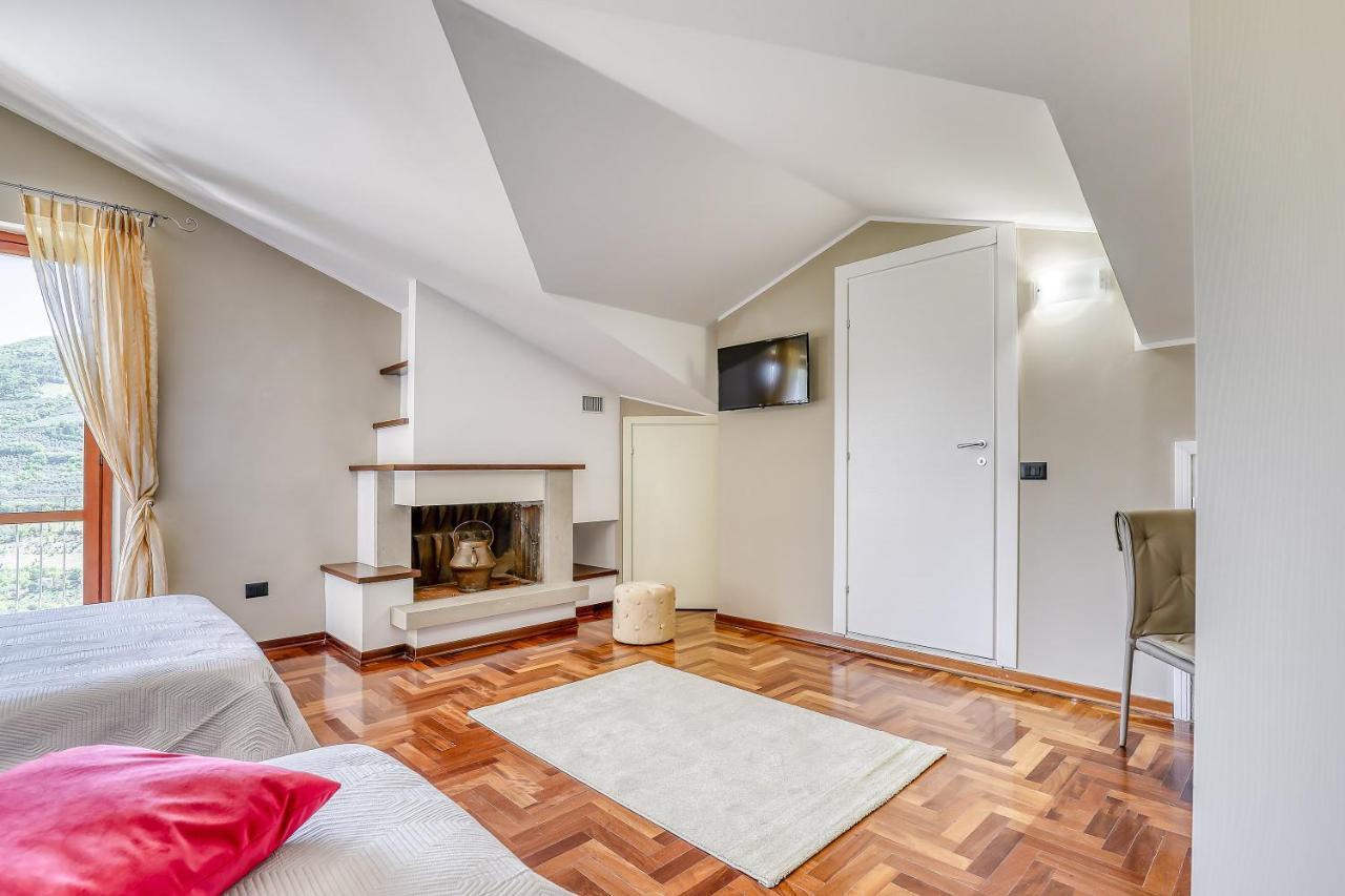 Hotel Villa De Santis Montefranco Kültér fotó