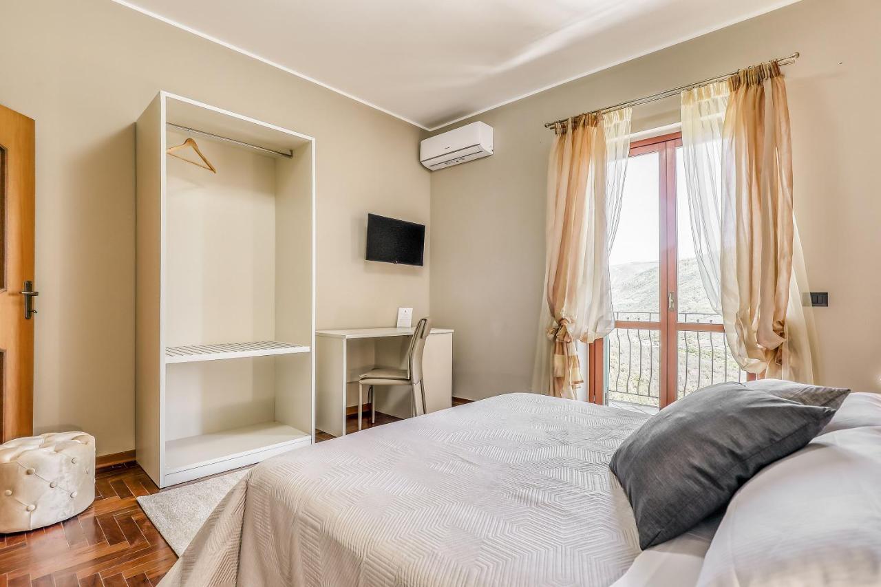 Hotel Villa De Santis Montefranco Kültér fotó