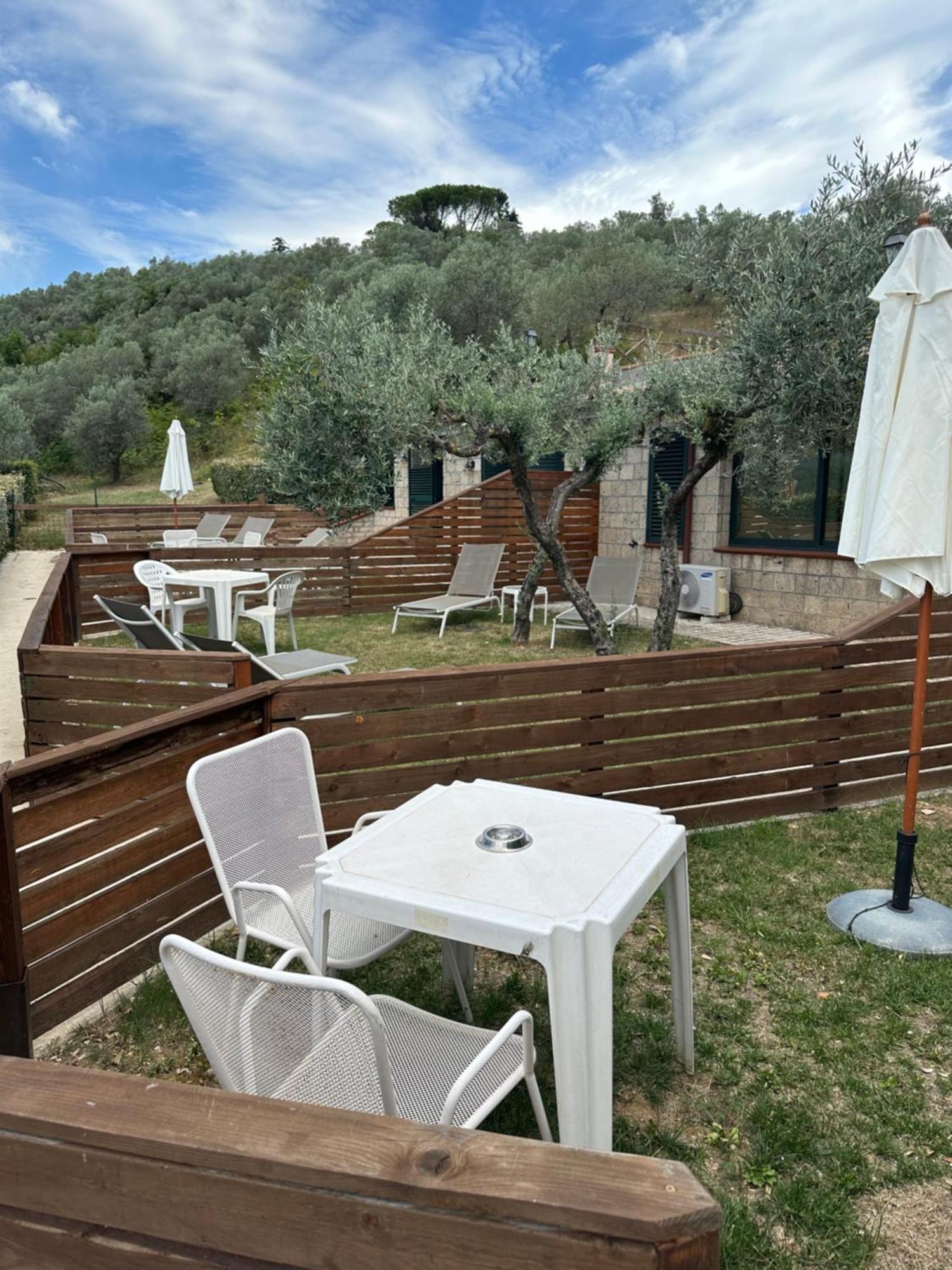 Hotel Villa De Santis Montefranco Kültér fotó
