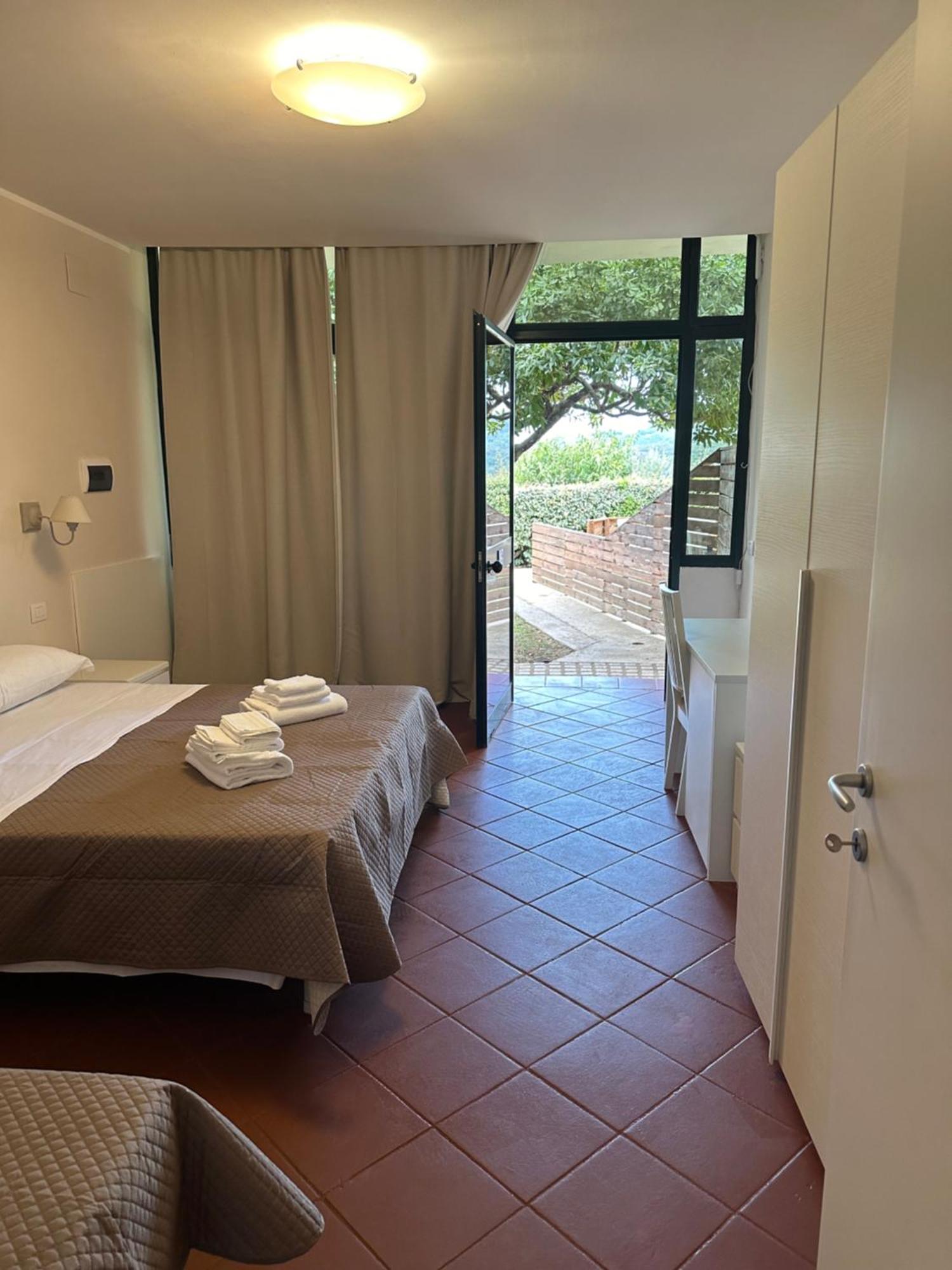 Hotel Villa De Santis Montefranco Kültér fotó